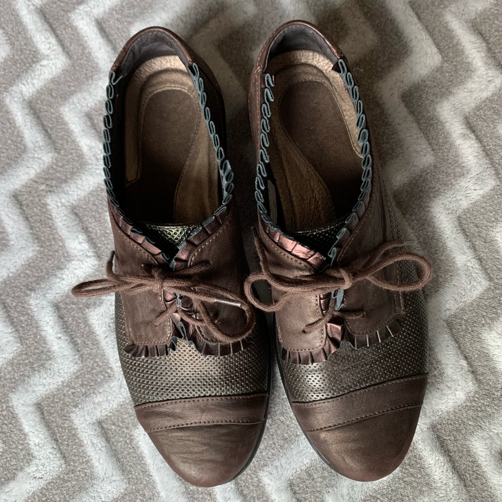 Naot Yama lace up nubuck & leather shoe